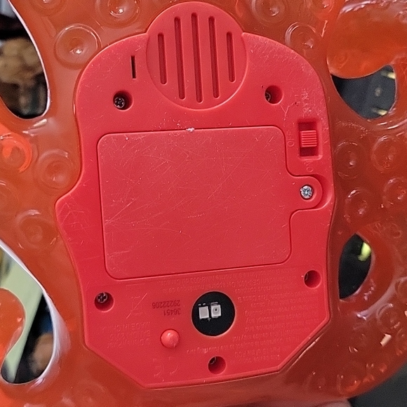 Disney Finding Dory Change and Chat Hank Octopus Talking Light Up Color 2016 - Picture 3 of 6